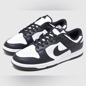 Low dunks size 4Y or 5 US